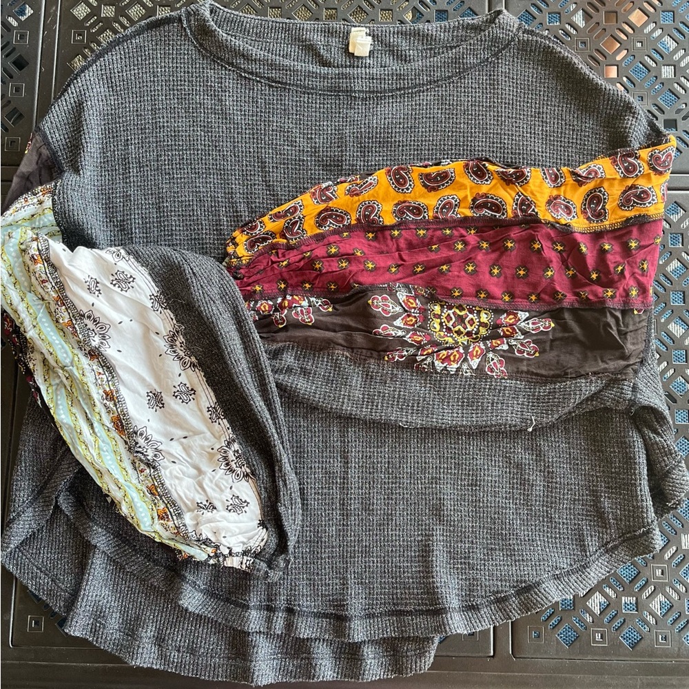 We The Free top size S